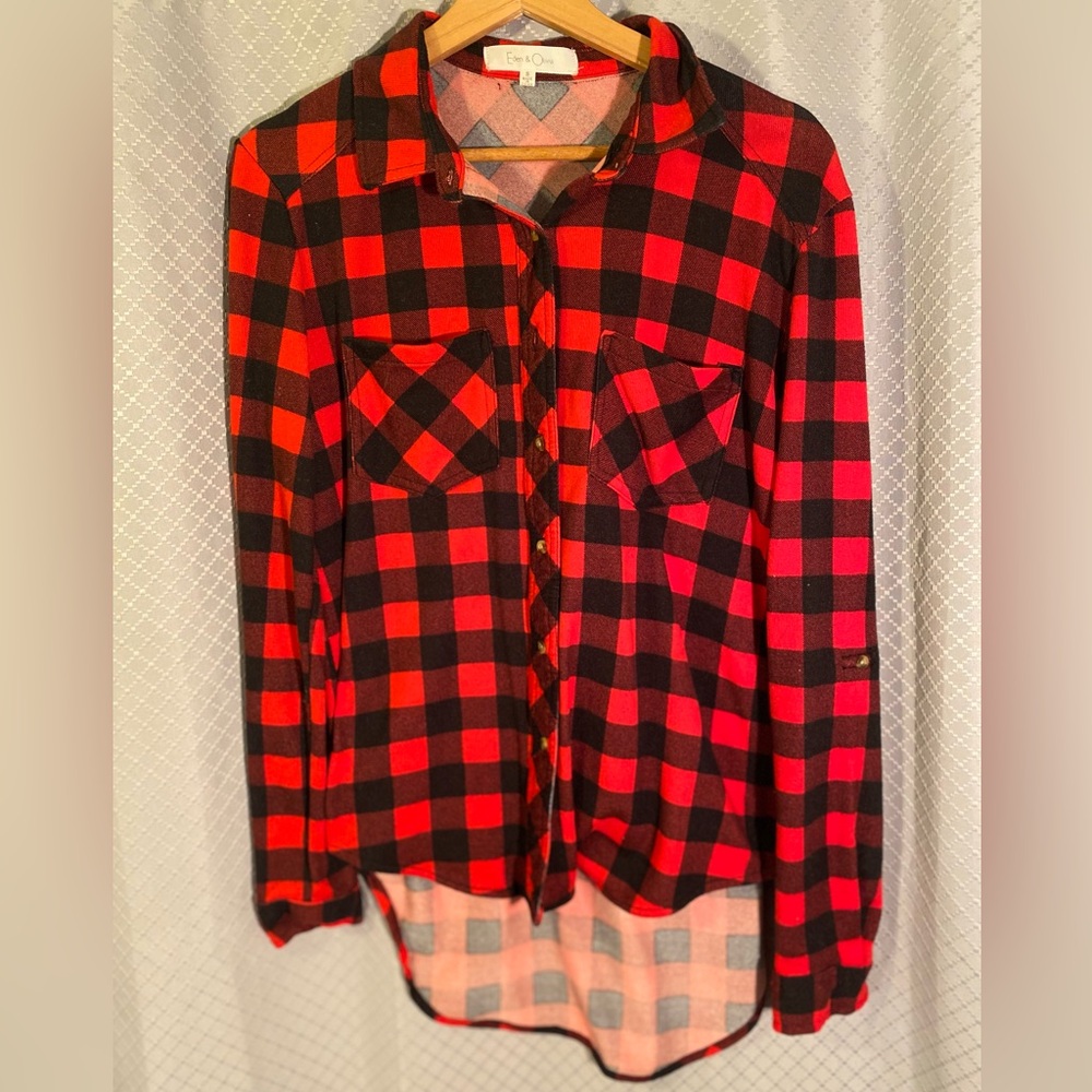 Anthropologie Eden & Olivia Women's Size Small Red Black
Buffalo Plaid Button Up